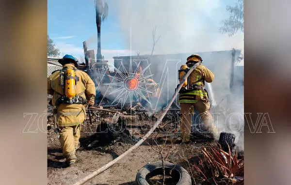 El siniestro ocurrió alrededor de las 12:00 horas, en un domicilio ubicado en la calle Paso Dalias, esquina con Chapultepec, donde un tejabán comenz