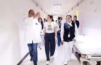 Paola Rodríguez recorrió los hospitales generales de la Región Laguna