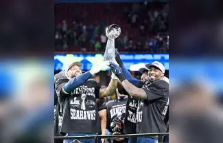 Con cinco goles de campo de Jason Myers, un Kenneth Walker que lideró el ataque terrestre y una defensiva que borró a Nueva Inglaterra durante tres cuartos, Seattle conquistó su segundo anillo de Super Bowl