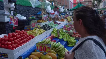Los precios al consumidor subieron en el primer mes del año, según datos del Inegi.
