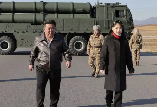 Kim Ju Ae, supuesto nombre de la hija del líder norcoreano, es monitoreada de cerca por gentes de la agencia de espionaje de Corea del Sur para ver si aparece junto a su padre en un importante congreso