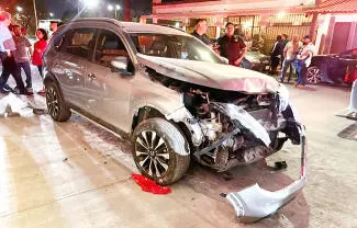 Alicia y Cristina caminaban por la calle Secundaria 5, cuando fueron impactadas por uno de los autos afectados