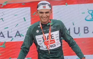 El pedalista tricolor se impuso esta madrugada de lunes con un sprint de poco más de 200 metros para llevarse la primera etapa del UAE Tour