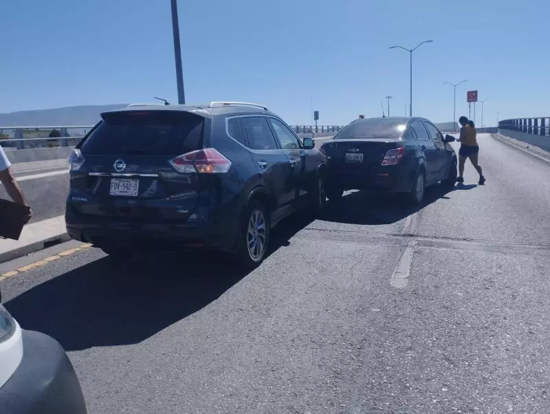 Ambas conductoras fueron valoradas en el lugar por paramédicos de la Cruz Roja
