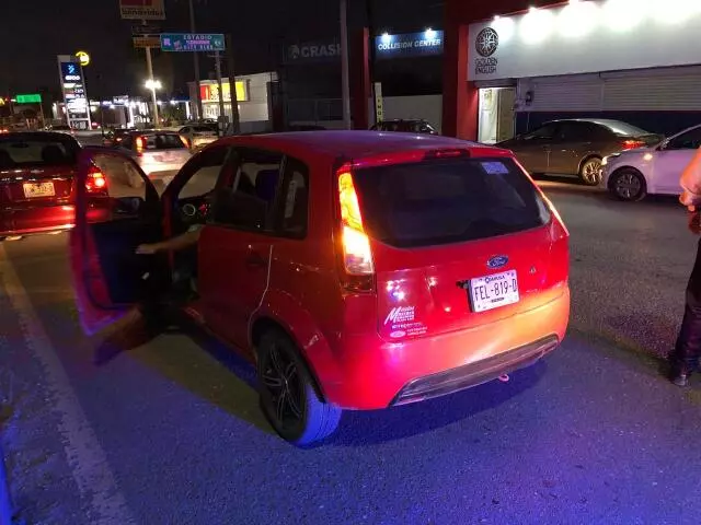 Elementos de Control de Accidentes arribaron minutos después para tomar conocimiento de los hechos y abanderar la zona, con el fin de evitar otro incidente.