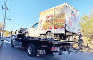 Un hombre de 26 años de edad, provocó un aparatoso choque con volcadura la mañana de ayer.