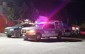 Vecinos alertaron a las autoridades sobre una persona tirada en la vía pública