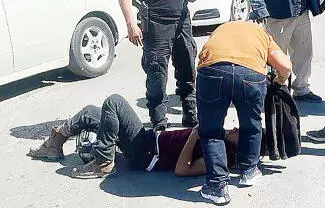 Con fractura en una pierna y diversas lesiones resultó un hombre de 24 años