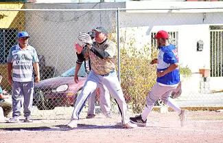 La Liga Dinastía Toledo celebra la tercera jornada de su calendario regular de la temporada dominical.