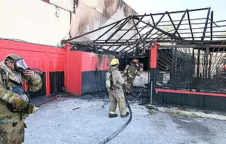 El negocio en la colonia Los Pinos fue consumido en su totalidad por las llamas
