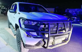 Una presunta distracción al volante provocó un accidente con cuantiosos daños materiales durante la madrugada del martes.