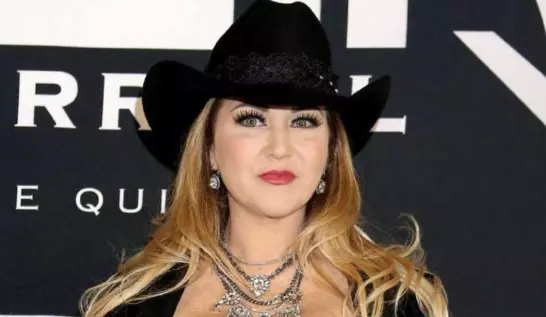 La cantante Alicia Villarreal fue embargada, así lo confirmó su abogado, se llevaron autos y hasta juguetes para cubrir el importe que se debía.