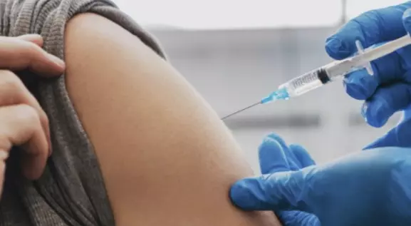 Jorge Romero, dirigente nacional del Partido Acción Nacional (PAN), acusó a Morena de ocasionar el regreso del sarampión tras “desmantelar la vacunación” durante el sexenio de Andrés Manuel López Obrador. 