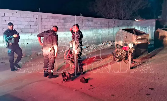 Los socorristas brindaron los primeros auxilios al afectado, quien inicialmente se negaba a ser trasladado a un hospital debido al estado inconvenient