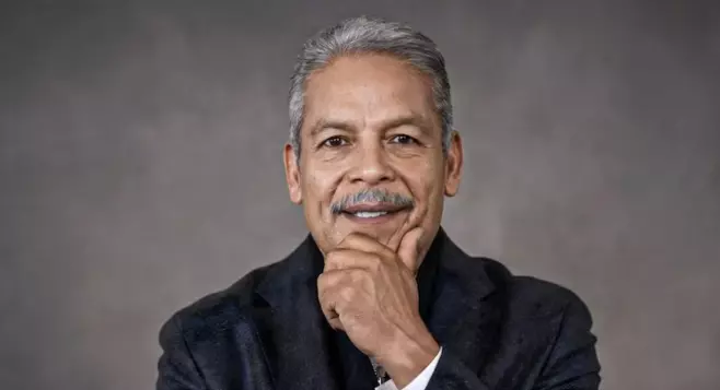 El secretario general adjunto de la central obrera formalizó su participación en el proceso interno y planteó una transición “ordenada y legítima” en un contexto de reconfiguración sindical.