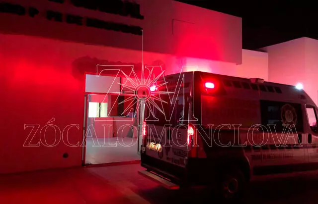 Paramédicos de Protección Civil acudieron al sitio para brindarle los primeros auxilios y posteriormente trasladarlo al Hospital Amparo Pape, donde quedó internado bajo observación médica.