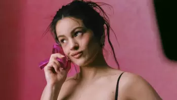 La campaña, que tiene como soundtrack 'Dios es un stalker', fue fotografiada por Carlijn Jacobs.