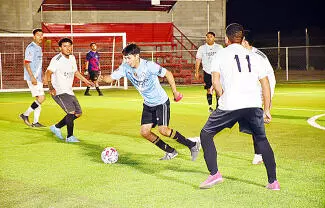 La defensiva del Buenos Aires fue un carnaval para Rigoberto Palos, quien fusiló en tres ocasiones la portería rival