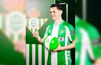 Javier Aguirre, técnico de la Selección Mexicana, insiste en defender el derecho de los jugadores naturalizados a vestir la playera tricolor y afirma que Álvaro Fidalgo.