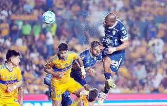 Los aficionados de los Tigres se fueron del estadio Universitario con un mal sabor de boca tras la derrota (1-2) ante Pachuca y con recuerdos que aún