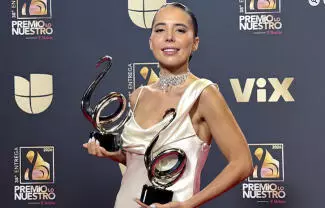 La prima de Ángela fue galardonada por segunda vez consecutiva como Mejor Artista Femenina de Música Mexicana.