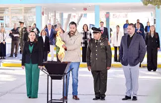 Con la participación de autoridades civiles, militares y educativas, se conmemoró el 205 aniversario del Día de la Bandera.