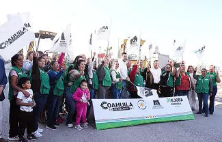 El banderazo de arranque para la repavimentación de la calle Fundidora de la colonia Colinas de Santiago, se llevó a cabo la tarde de ayer.