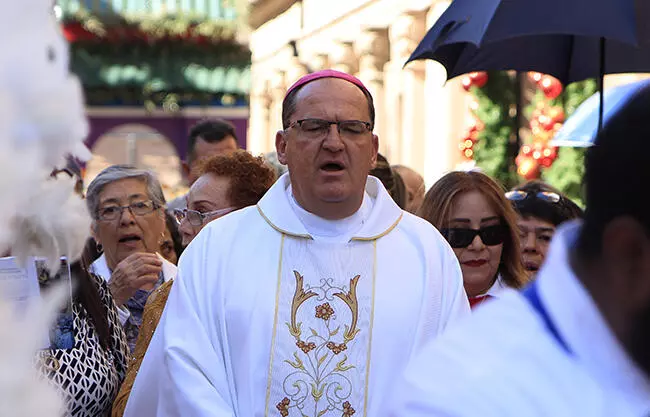 La mujer sigue siendo explotada: Obispo de Saltillo