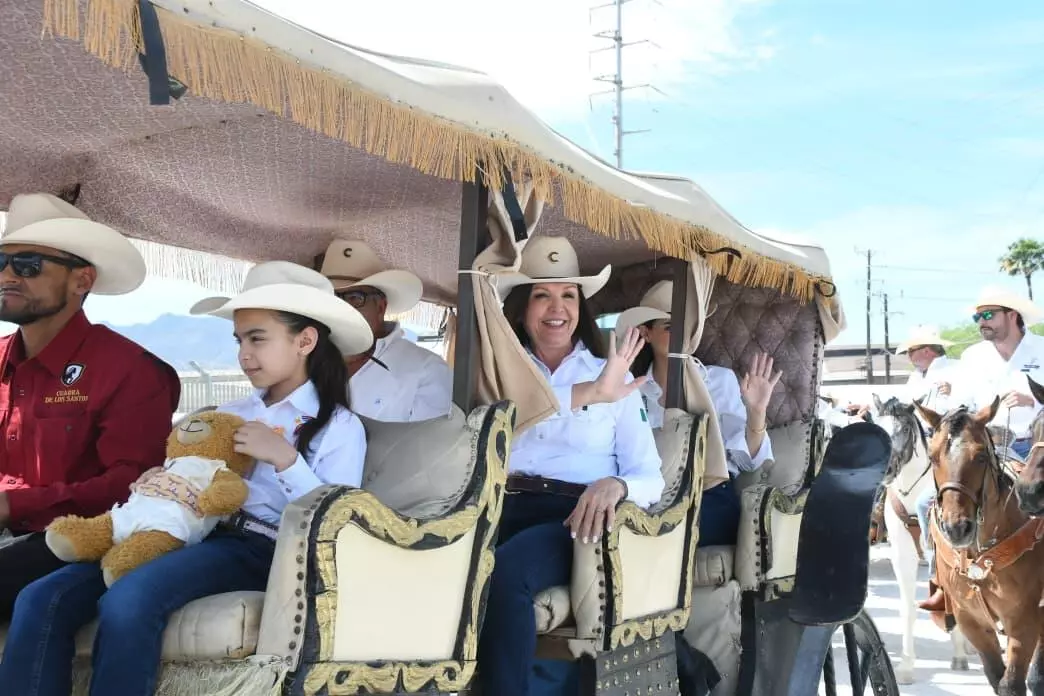 Celebra Frontera su 133 aniversario con gran cabalgata