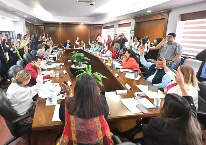 El Congreso notifica al suplente y al propio Cabildo para que, en la siguiente junta extraordinaria u ordinaria, se lleve a cabo la toma de protesta.