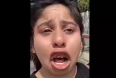 En el video, la joven originaria de Monterrey se muestra visiblemente sentimental mientras habla sobre el cariño que siente por su comunidad en redes sociales y por su familia, particularmente por su abuelo.