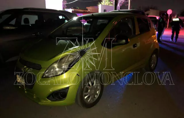 Luego de realizar el peritaje correspondiente, los agentes determinaron que la conductora de la camioneta habría invadido ligeramente el carril por donde circulaba el automóvil, lo que originó el contacto entre ambos vehículos.