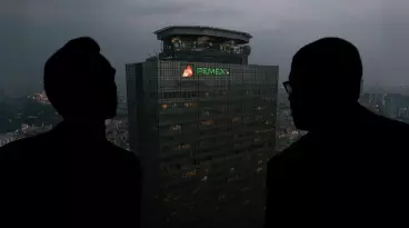 Atzayaelh Torres, columnista de El Financiero, señala a este par de empresarios petroleros de manejar un esquema de desfalco en contra de Pemex que les ha permitido ‘ordeñar’ hasta 30 millones de dólares.