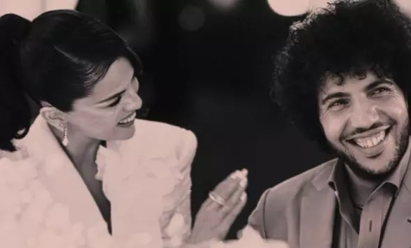 Selena Gomez sorprendió a su esposo Benny Blanco con un emotivo mensaje en redes. 