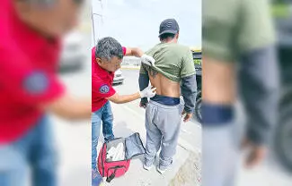 Un adolescente de 17 años, presuntamente bajo los efectos de sustancias tóxicas, atacó con un desarmador a su propio tío.