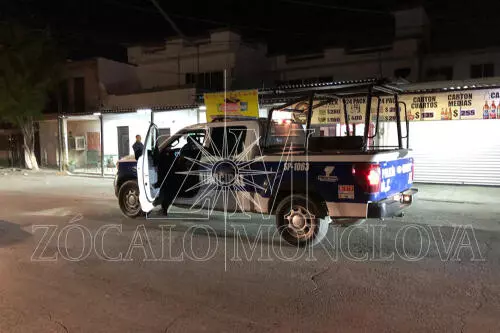 Varias unidades de la Policía Municipal llegaron al lugar tras el reporte de una riña.