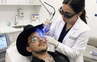 Hace unos días se sometió a una nueva sesión, razón por la que se mantuvo alejado de las redes sociales.