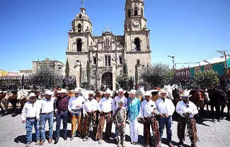 Encabeza el Gobernador de la entidad la tradicional Arreada en Múzquiz