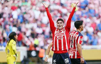 Chivas se afianzan en los primeros lugares de la tabla, de la mano de su goleador Armando González