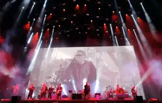 Acompañados de una fanaticada que les ha seguido por años, se presentaron Los Fabulosos Cadillacs en el Vive Latino