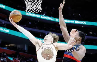 Jalen Duren anotó 23 puntos y los Detroit Pistons derrotaron 115-101 a los Golden State Warriors el viernes por la noche, en un partido marcado por la ausencia de dos de las principales estrellas de la NBA. 