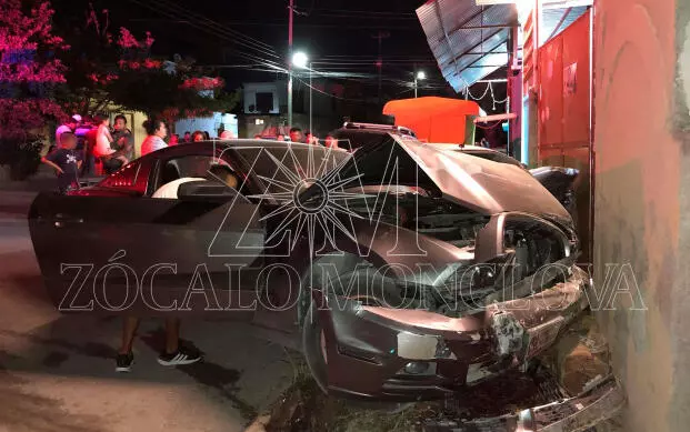 Elementos de control de accidentes acudieron al sitio, tomaron conocimiento de los hechos y ordenaron el traslado de las tres unidades al corralón municipal mediante una grúa.
