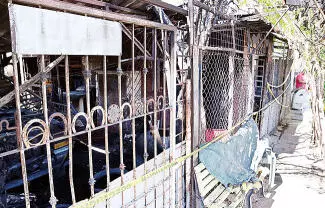 El incendio consumió todo a su paso y ahora enfrenta una difícil situación, pues ahora tiene que reconstruir su vivienda