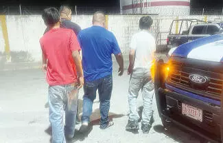En una efectiva operación nocturna, elementos de la Policía Municipal de Frontera lograron la detención de tres presuntos ladrones.