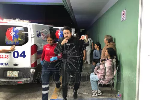 El motociclista fue trasladado al Hospital de Zona número 7 del IMSS para recibir atención especializada.