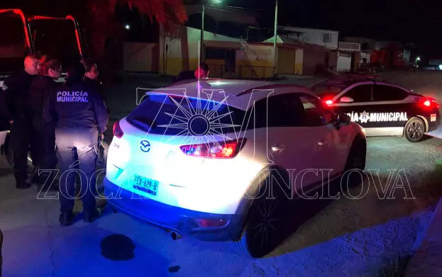  Durante el diálogo con los oficiales, aseguró ser pareja de un elemento de Seguridad Pública llamado Pedro, a quien intentó contactar en repetidas ocasiones mediante su teléfono celular, sin obtener respuesta.