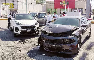El irresponsable conductor alegó una falla mecánica, pero testigos señalaron que circulaba a exceso de velocidad