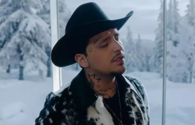 Desde que salió el video del tema ‘Un Vals’, la modelo de este fue comparada con Cazzu, expareja de Nodal.