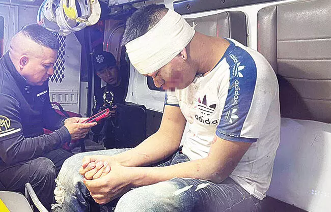 Bañado en sangre y con parte de su oreja derecha desprendida, terminó un vecino de la colonia Occidental, luego de ser agredido