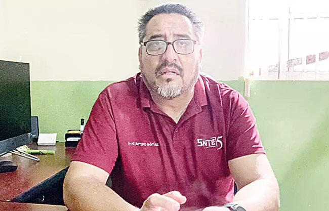 Líder sindical del SNTE denuncia protocolos que marcan culpables a docentes antes de concluir investigación; exige ‘piso parejo’